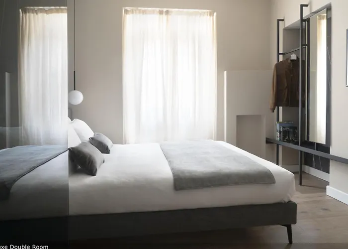 Della Spiga Suites By Brera Apartments